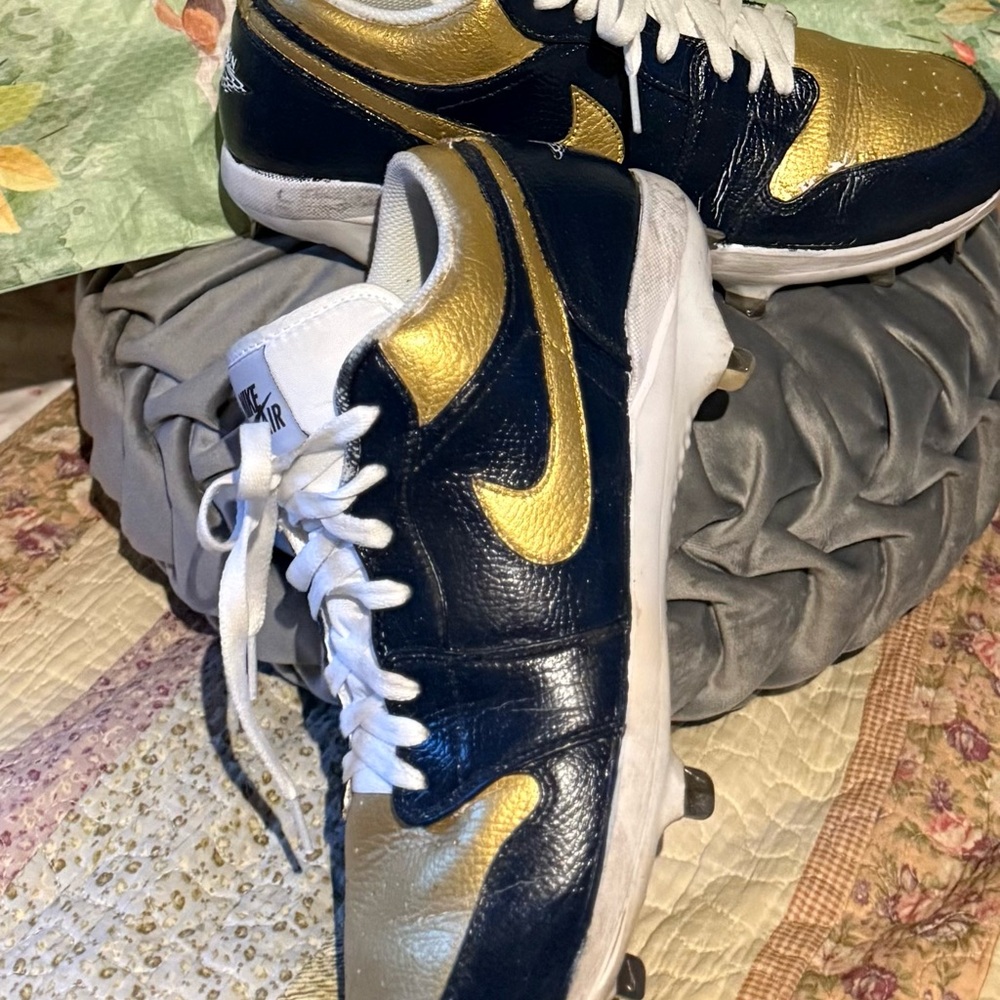 Men’s Nike Air baseball cleats 10.5